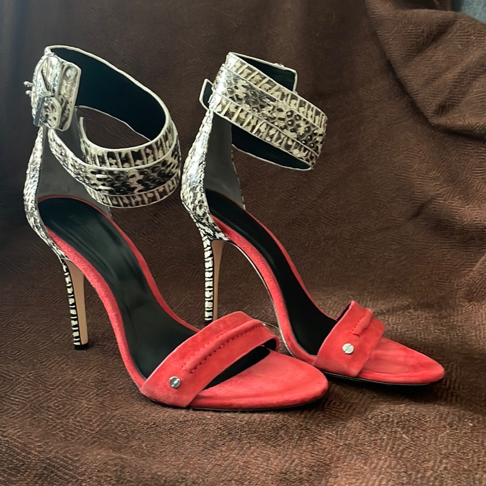 Rachel Roy black/white snakeskin stilettos with red suede